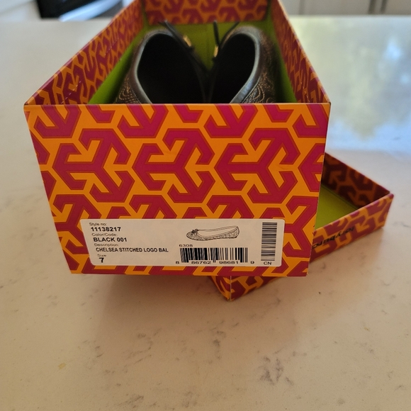 Tory Burch Chelsea Flats - Picture 7 of 8